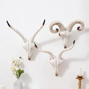Nordic Viking Animal Skull Wall Decor, Sculptural Decor, Skeleton Design, Resin Sheep Head Bone Hanging Ornament, Home Bar Restaurant Party Photography Prop