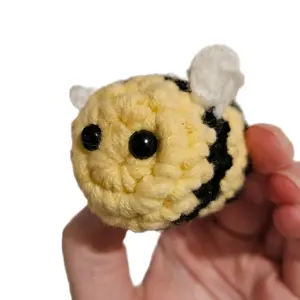 Handmade Amigurumi Keychain Crochet Bee "Beechain"
