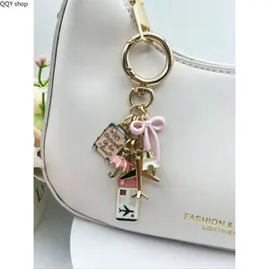 Bow Travel Theme Alloy Keychain, Cute Airplane Tower Charm Key Ring, Stylish Bow Decor Key Pendant, Portable Fashion Bag Charm, Unisex Lovely Ornament Accessories Perfect for Car Keys, Backpack Decor, Handbag Embellishment and Daily Travel Matching