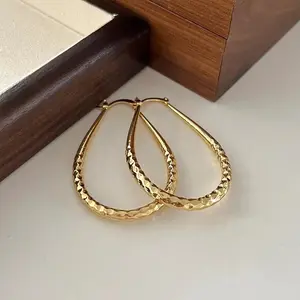 Elegant  Creative Oval Hoop Earrings for Women Fashion Big Teardrop Hoop Earrings Lightweight Daily Use Jewelry Comfortable Wear
