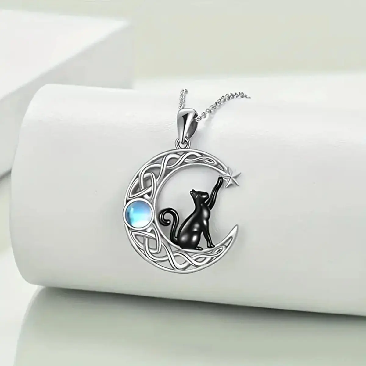 Stylish Black Cat Necklace with Star and Moon Pendant - Trendy Women's Collarbone Chain