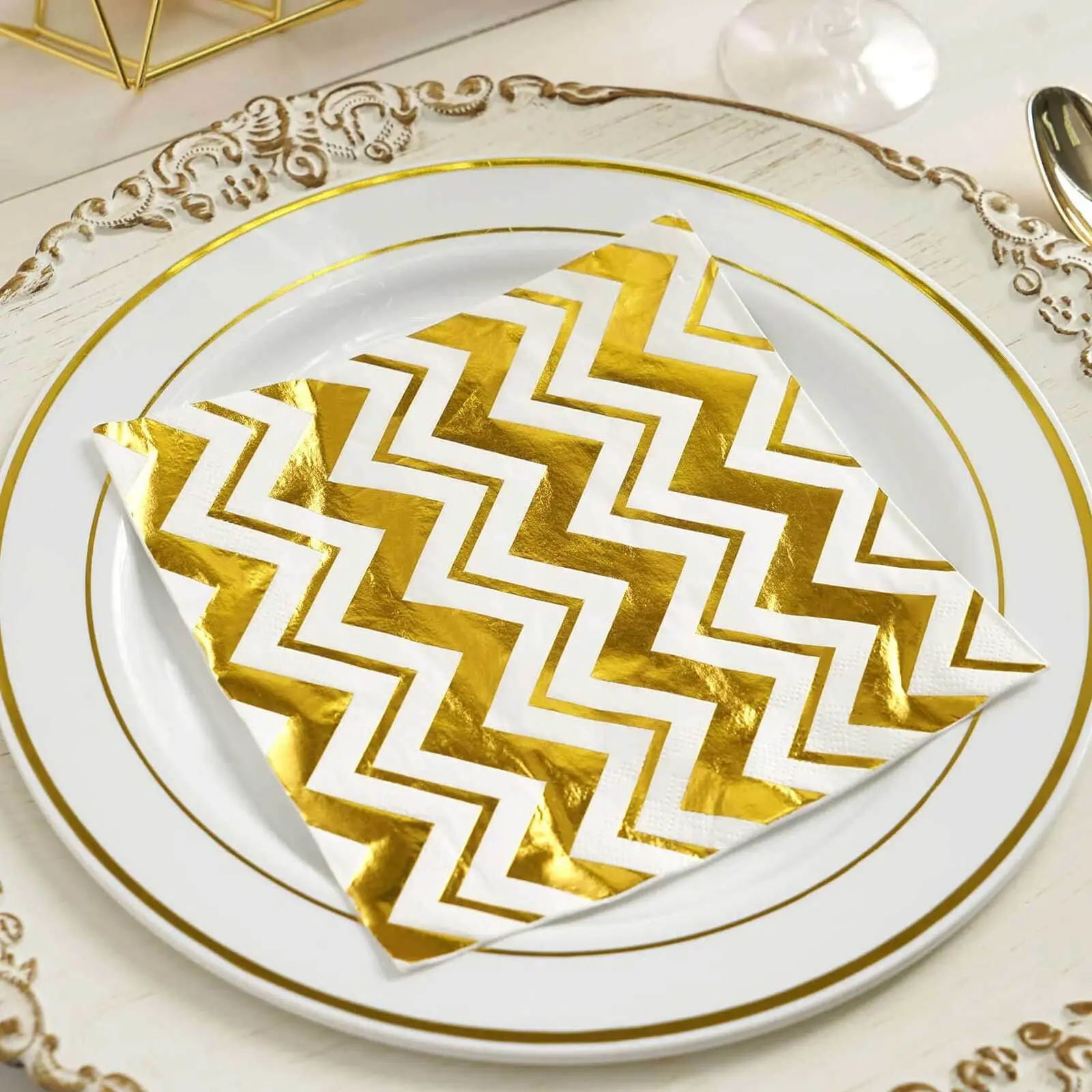 Disposable 3-Ply Paper Dinner Napkins, 20-Pack Metallic Gold Chevron Metallic Print - Birthday Party Supplies, Restaurant Disposable Tableware for Weddings