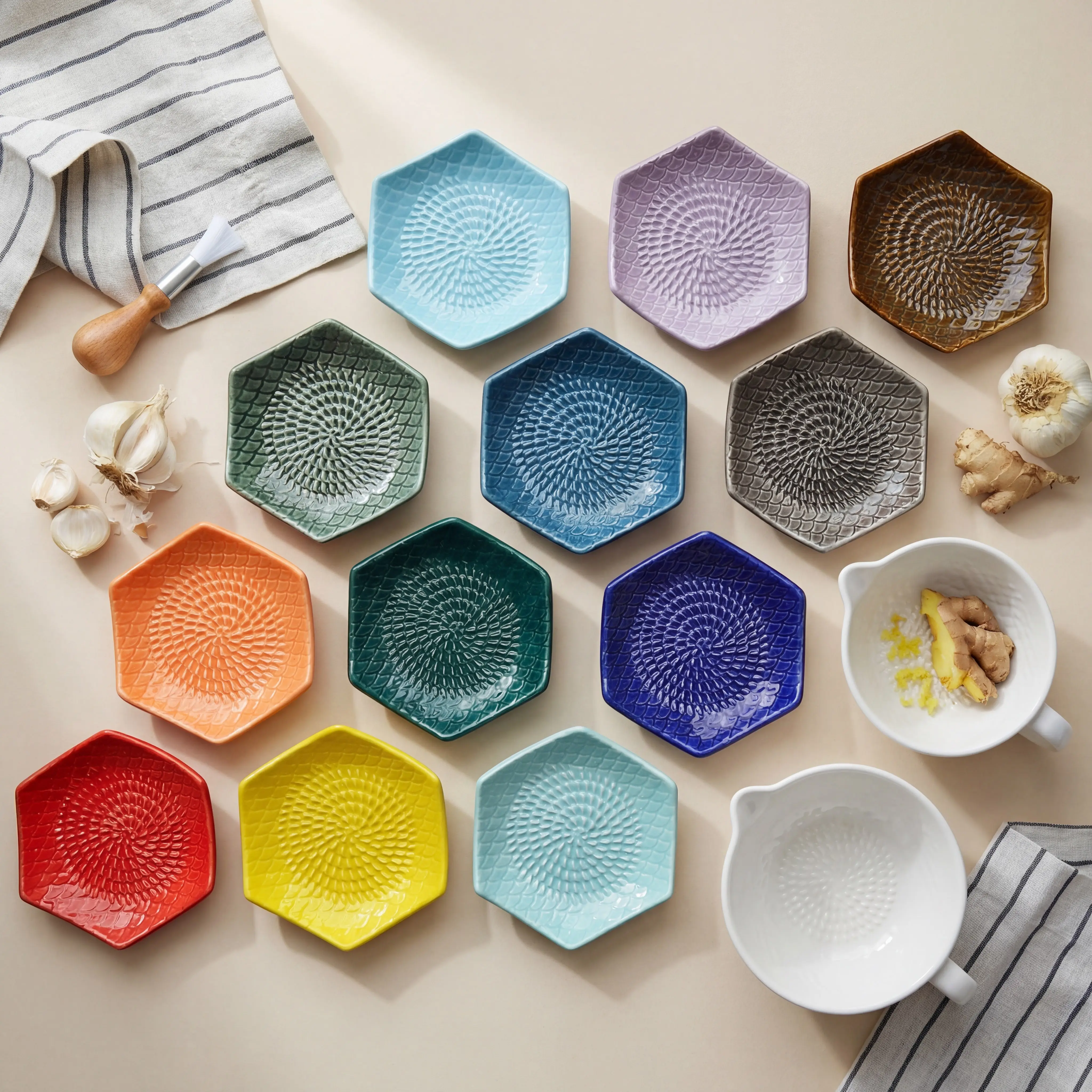 Ceramic Grating Plate (Includes Garlic Peeler & Brush)