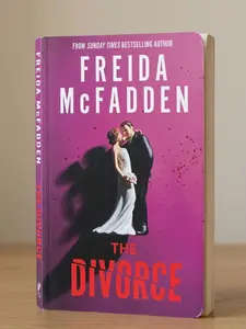 The Divorce by Freida McFadden (Author)