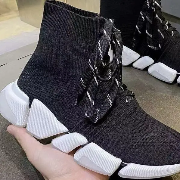 2.0 black white lace up