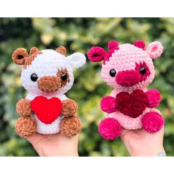 Valentine's Day Cow Plushie Crochet Heart Crochet handmade gift Gift for Girl gift for Valentine (Handmade goods will be made by hand so the production time will be a little longer)