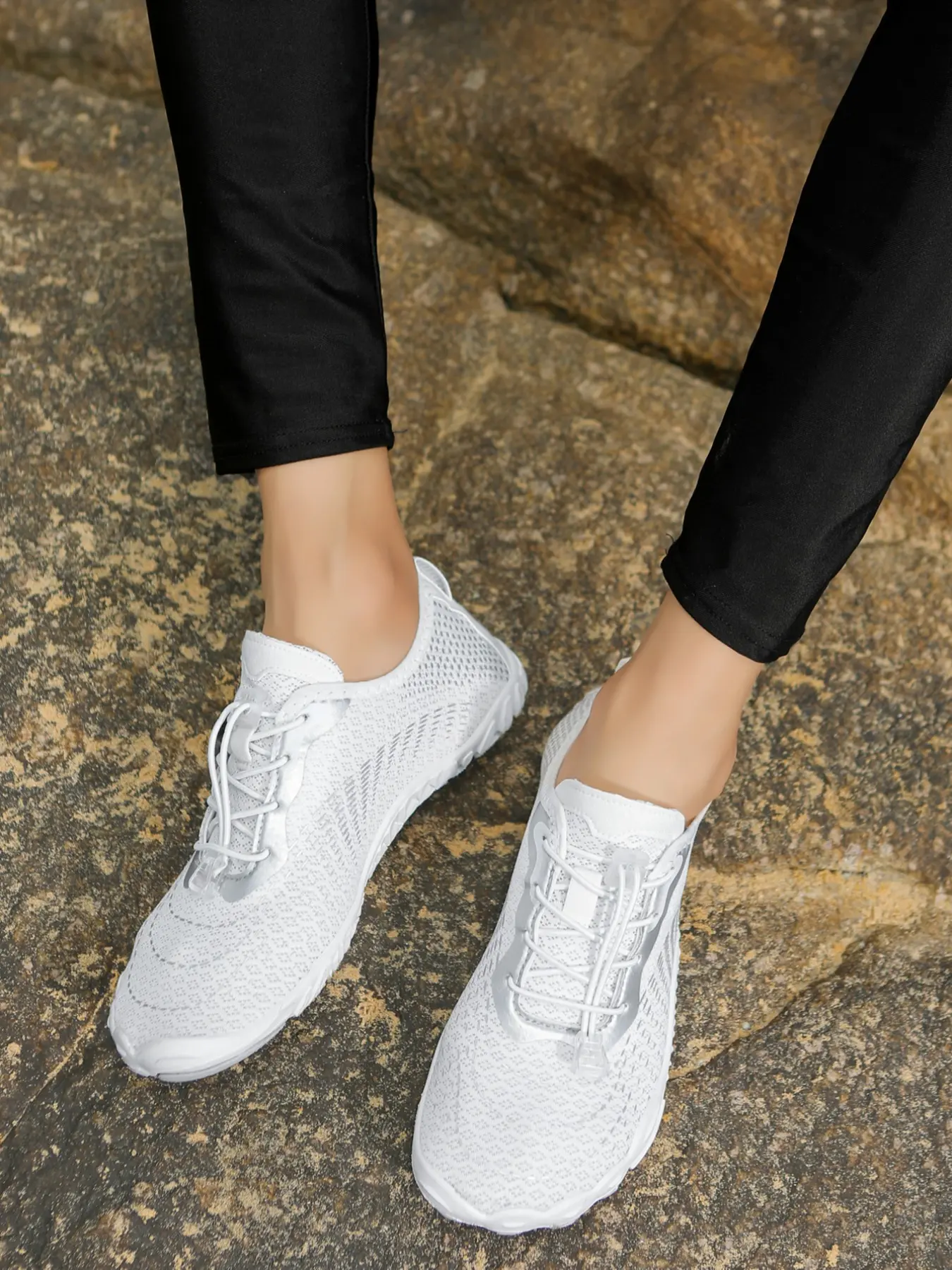 Unisex Multifunctional Waterproof Shoes, Lightweight Swim Shoes, Water Footwear, Water Aqua Shoes, Perfect for Beach & Swimming, Ideal for Walking & Indoor Fitness Yoga, Comfortable & Durable