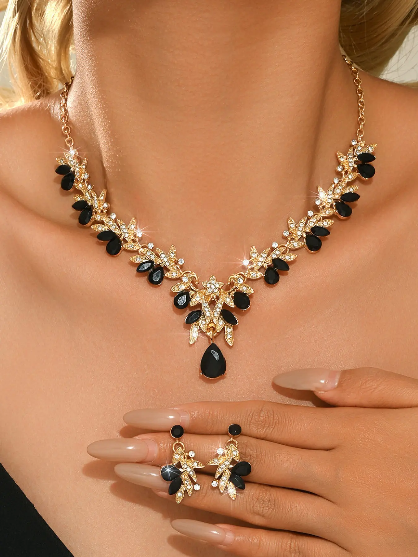 Women's Elegant Rhinestone Champagne Drop Crystal Earrings Necklace Set, Perfect for Parties Weddings Festivals