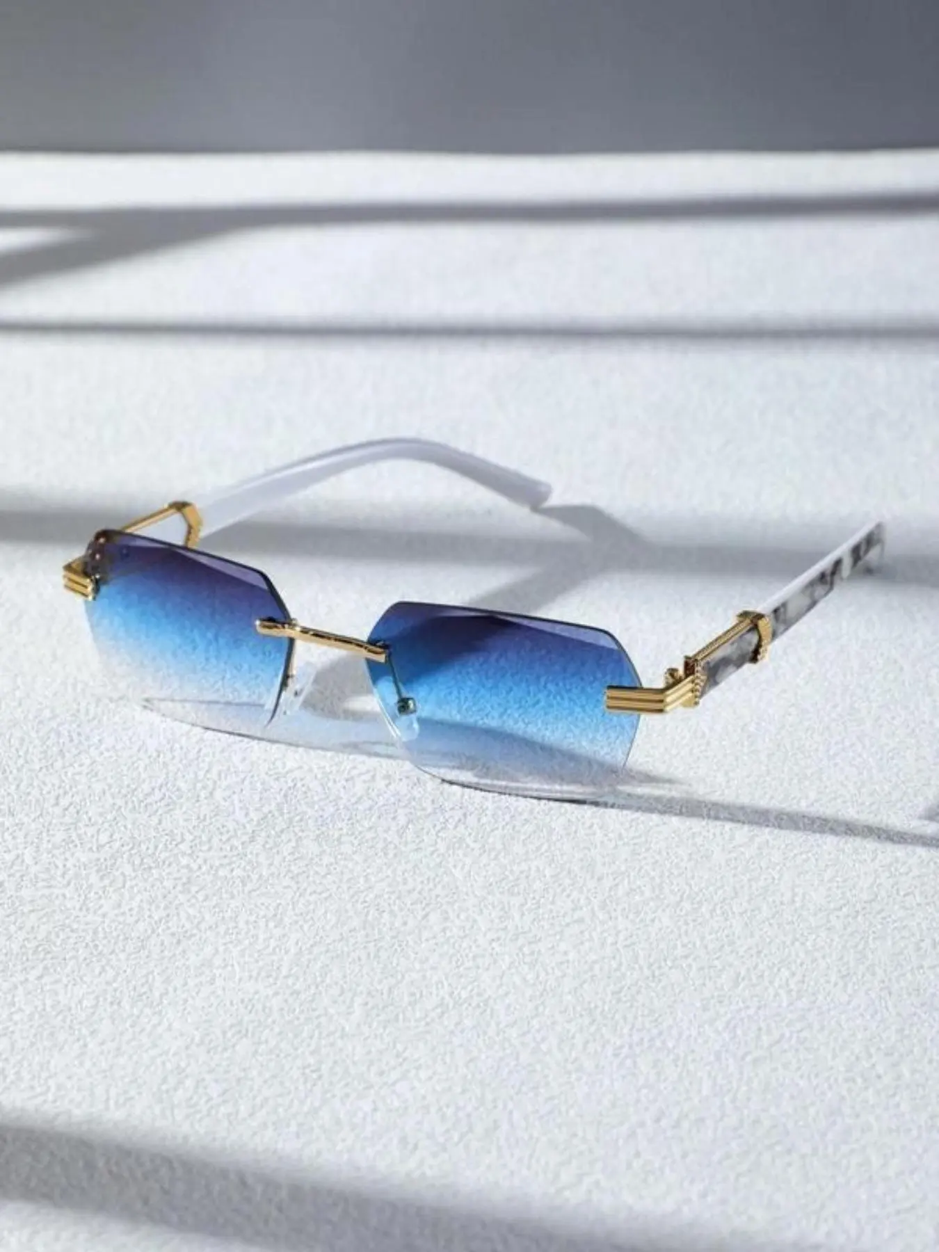 Geometric Frame Sunglasses, Trendy Casual Tinted Lens Sunglasses for Everyday Use, Fashion Accessories for Outdoor Activities, Fashionable Frames Sunglasses, Modern Sunglasses, Stylish Glasses, Fashion Eyewear