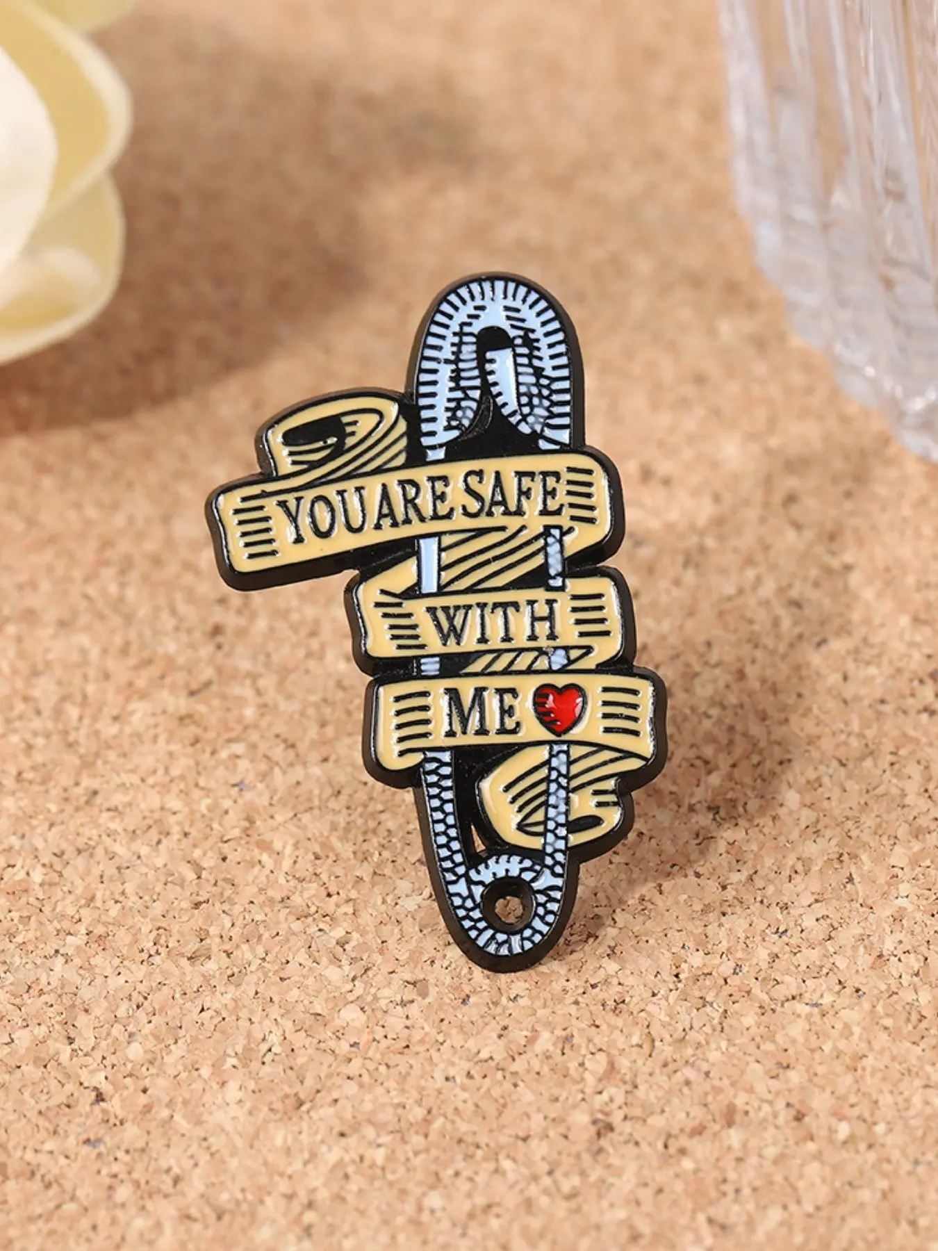 1 creative and personalized blue letter paperclip brooch, elegant women's shopping street style chest accessory
