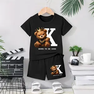 Boys' Cartoon Bear Print Short-Sleeved T-Shirt And Shorts Set, Casual Children's Summer Clothing, Comfortable Round-Neck Outfit, Suitable For Everyday Wear And Outdoor Activities.