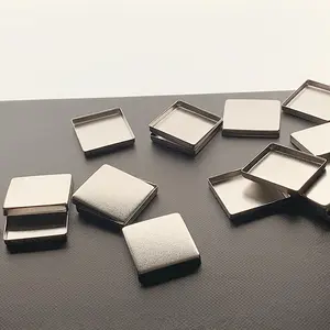 Kitpak Medium Pans Set of 20