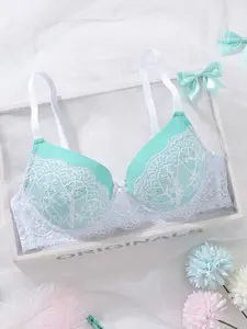 Women's Lace-Panel Bright-Color Lightweight Cup Underwire Bra with Adjustable Straps Comfortable, Breathable, Elegant, and Gathering Versatile Everyday Bra Suitable for Daily Commutes, Dates, and Homewear Seasonless Wear