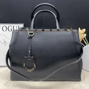 Pre-owned FENDI Leather Shoulder Bags 7.8'' R17719 Shoulder Bag C10144810325 0323 T3 Mia