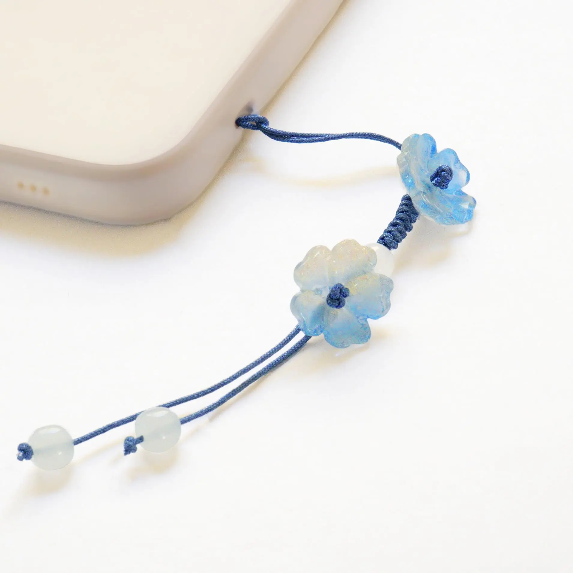 Handmade Cute Blue Cherry Blossom Beads Phone Lanyard, Kawaii Braided Flower Mobile Phone Lanyard, Cute Glass Bead Charm, Key Chain, Bag Charm