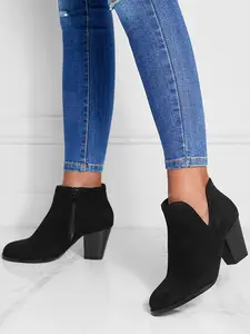 Women's Classic Round Toe Ankle Boots, Winter Outdoor Slip-On Short Boots, Thick Heeled Boots, Faux Fur Upper, Rubber Sole, Plain Pattern