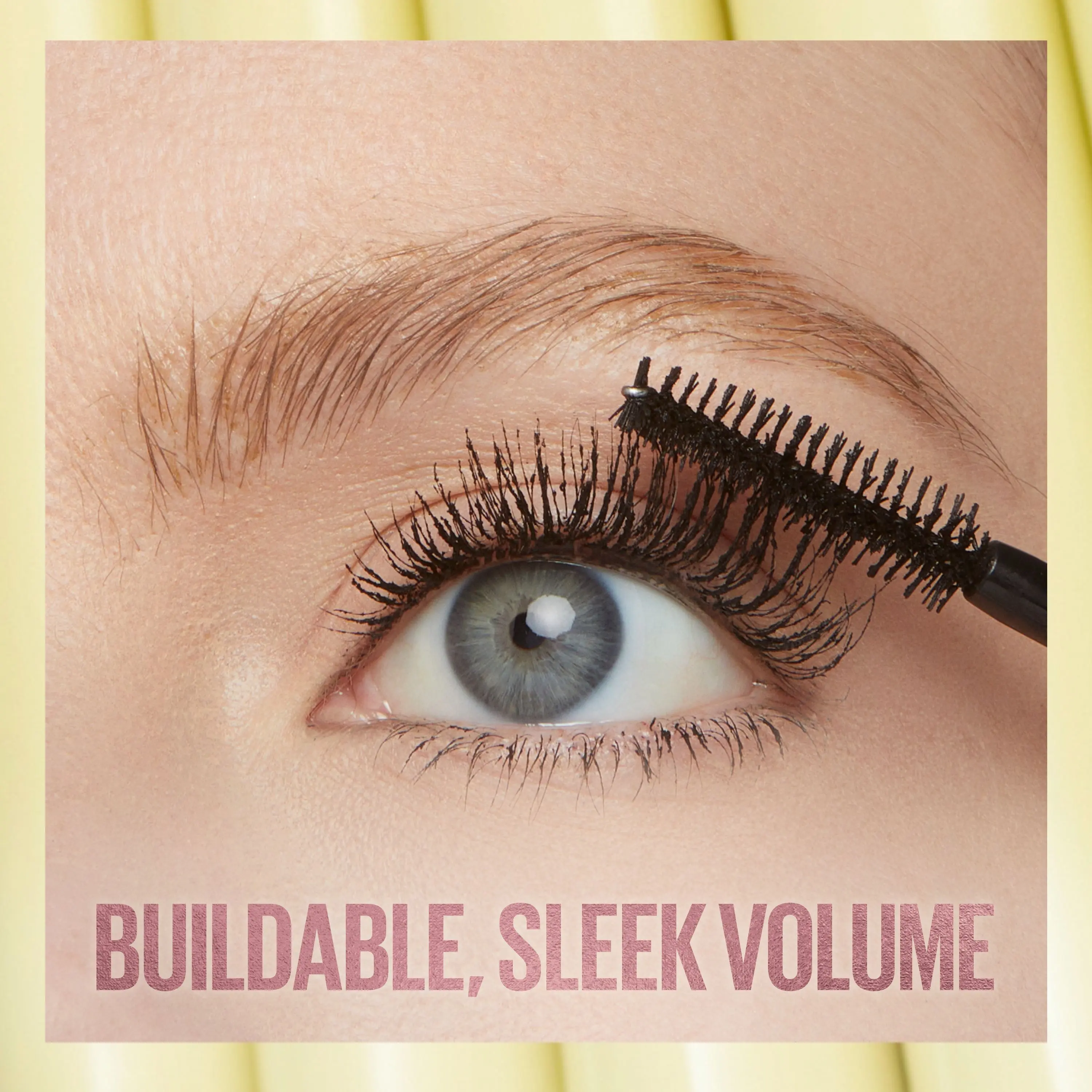 Applying buildable mascara