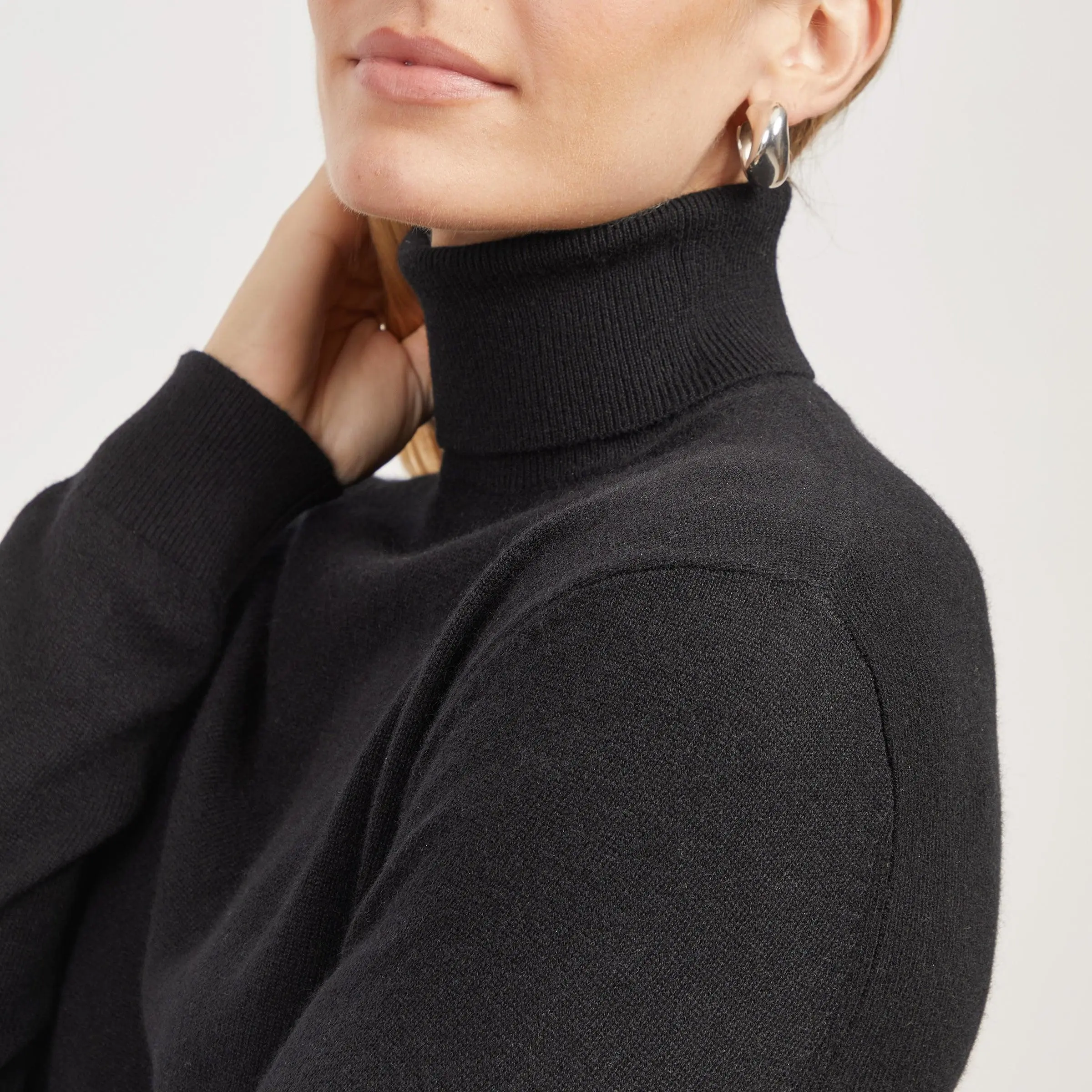 Mott & Bow - Cashmere Turtleneck Willow Sweater - ttk Mott & Bow - Cashmere Turtleneck Willow Sweater - ttk