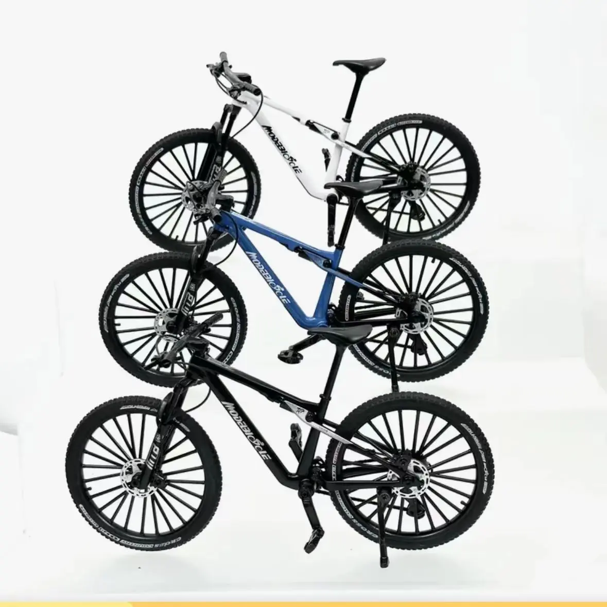 New Metal Ornament, Handheld and Displayable, Fine Craftsmanship, Rotating Wheels, Desktop Decor, Gift for Bike Enthusiasts