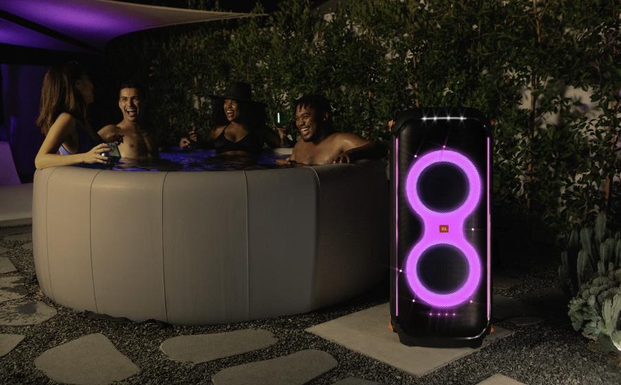 JBL Partybox 710, Party speaker with 800W RMS powerful sound, built-in lights and splashproof design.
