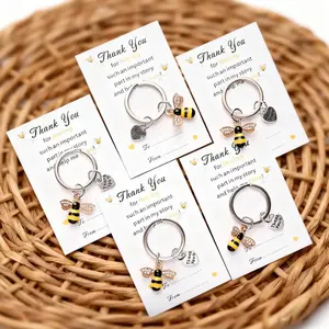 5pcs Bee Keychain Gift, Pocket Hug, Thank You Card, Bee Keyring Gift For Friends,Teachers And Loved Ones, Emotional Encouragement Card, Fashionable Alloy Keychain