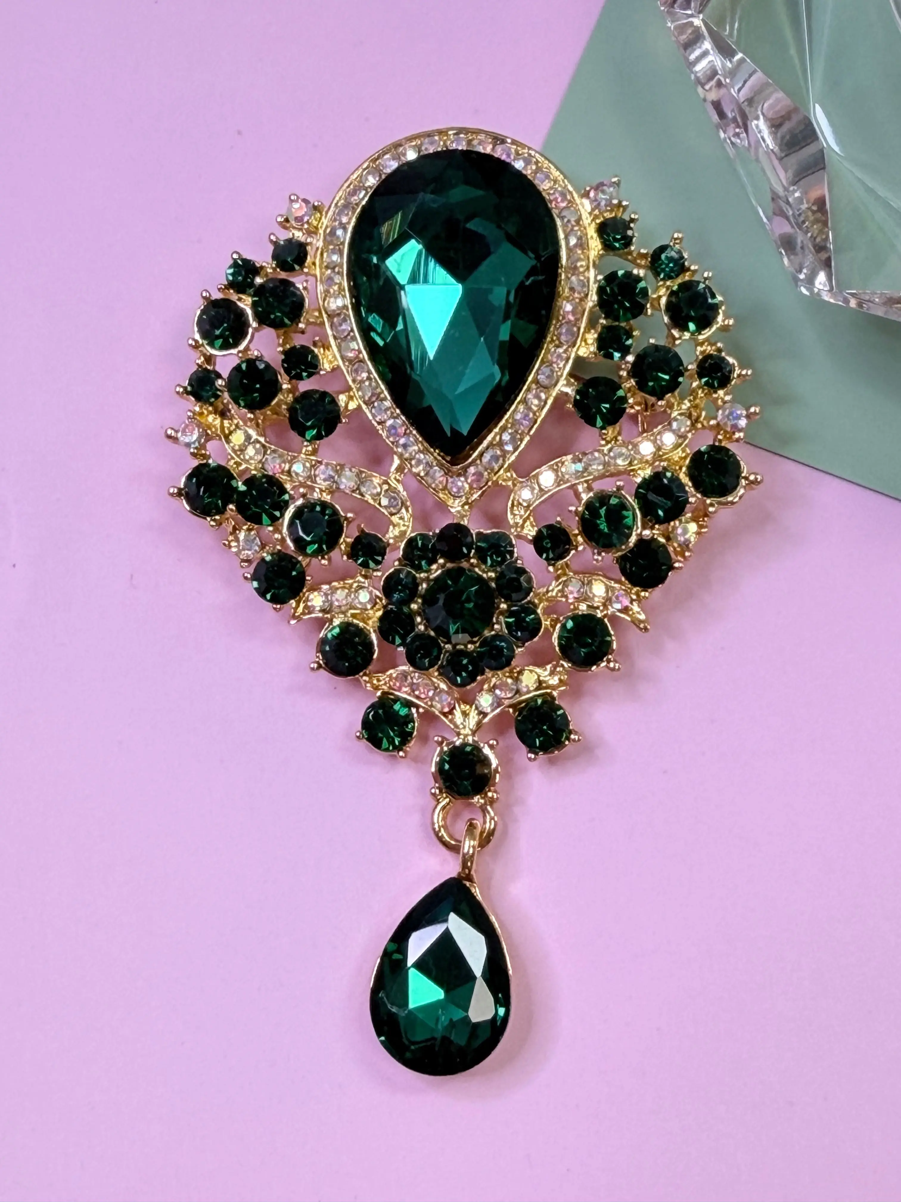Vintage Emerald Statement Brooch – Gold Tone