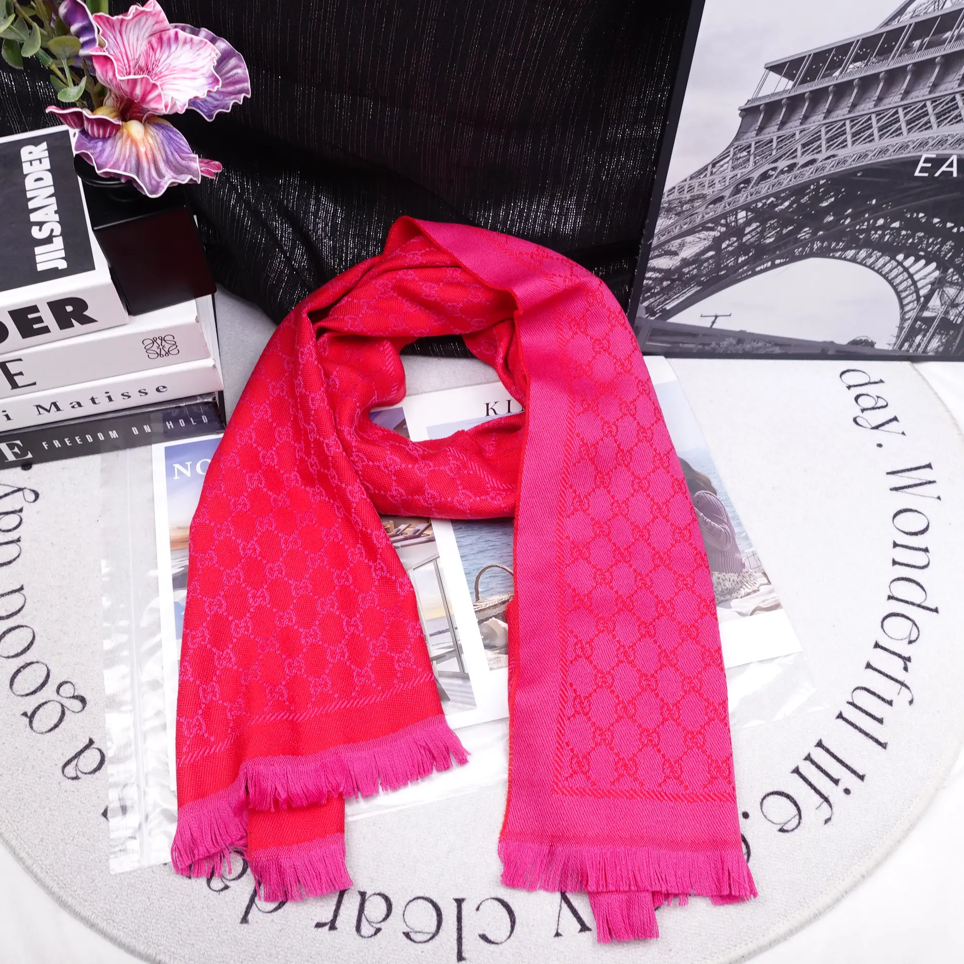 Pre-owned Gucci Fuchsia&Red Wool Scarf T10342664