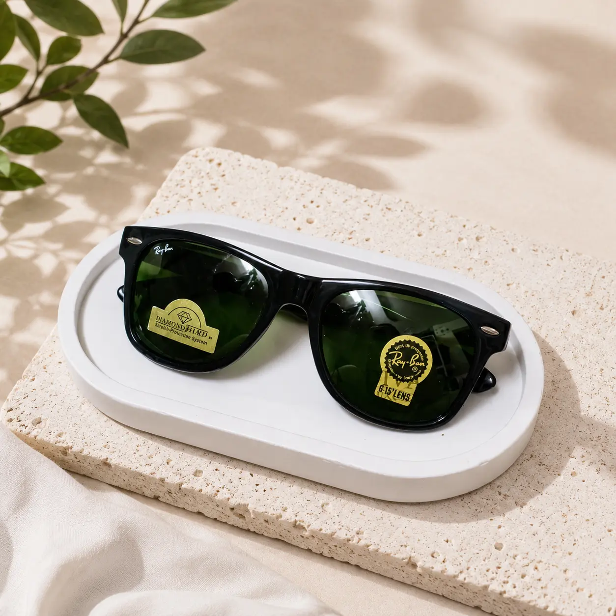Ray-Ban Original Wayfarer Sunglasses for Men & Women – Shiny Black Frame with Green Lenses