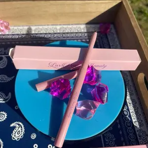 LuxLipLiner by LuxLipLiner - Precision Lip Liner for Defined Lips - Perfect for Everyday Use - Soft brown or black Shade