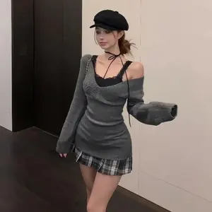 Women’s 2000s Vintage Y2K 2-Piece Set | Grey Long Sleeve T-Shirt + A-Line Mini Pleated Plaid Skirt, Casual Comfort Style