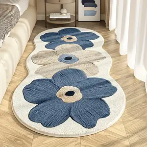 A beautiful floral floor mat, washable and non-slip, suitable for the bedroom, living room, and beside the bed. A luxurious and attractive home decoration, made of stylish and durable polyester material, a comfortable mat, .