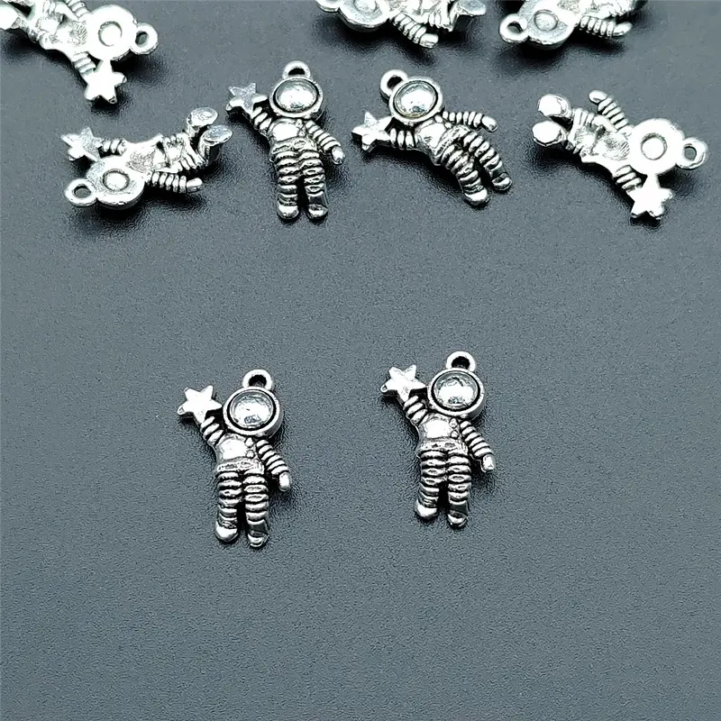 5pcs Antique Silver Plated Astronaut Charms Pendant For Jewelry Making Bracelet Earrings Necklace DIY Craft Accessories