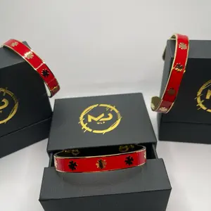 Clover Bracelet in Red /Brazalete De Trebol