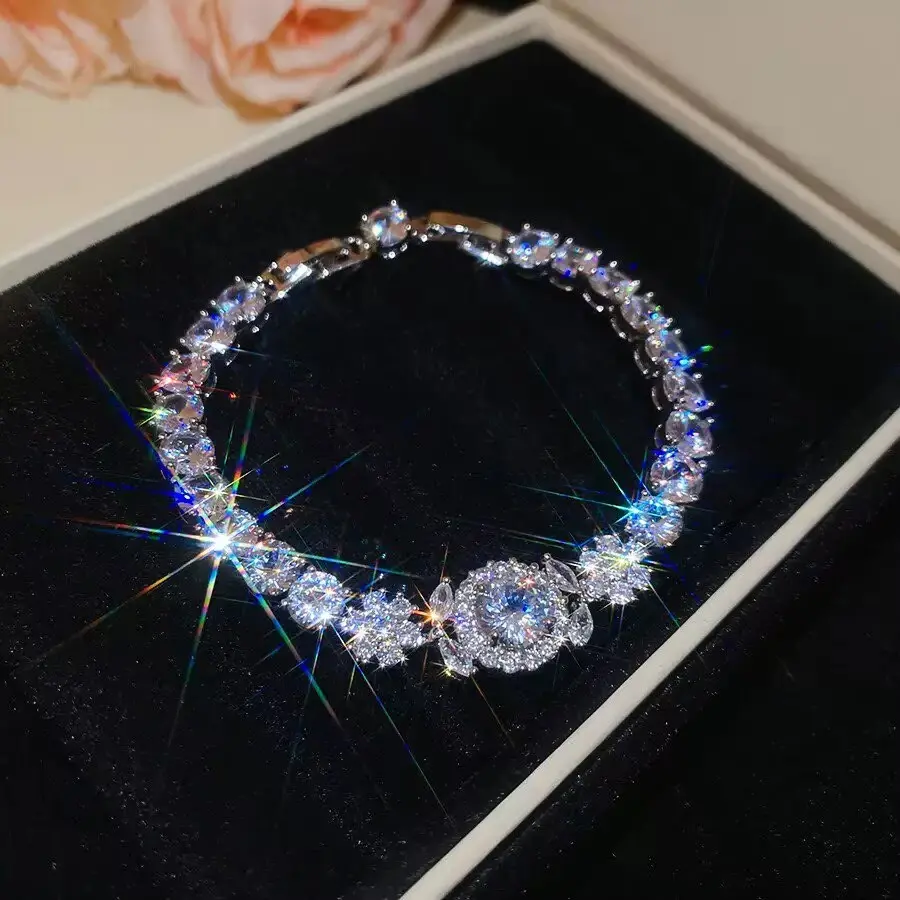 Light luxury and high-end zircon geometric bracelet for women, fashionable and versatile cross-border wristband, Valentine's Day jewelry