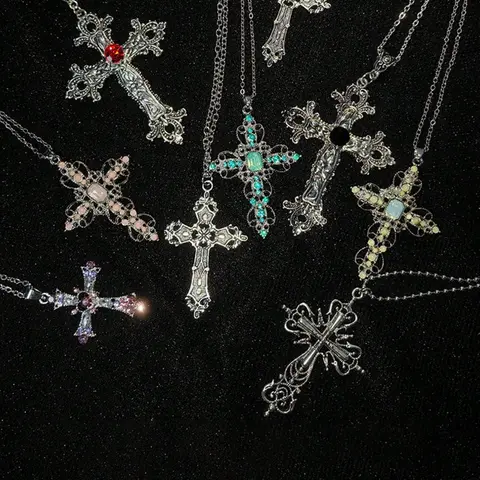 Unisex Y2K Punk Artificial Zircon Cross Pendant Necklace Set, Gothic Aesthetic Jewelry, Trendy Curated Necklaces for Men & Women, Cross Design Necklace