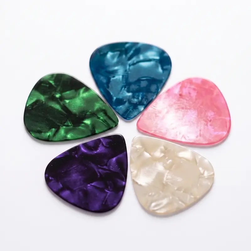 5pc Celluloid Pick Set with Storage Box, 3 Thicknesses Random-Colored Picks, Foam-Coated Adjustable Arm Scratch-Safe Guitar Wall Mount, Compatible with Guitar, Bass for Instrument Protection, Scratch‑Safe Foam