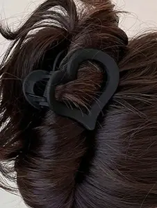 Black Heart Shape Cutout Hair Clipper for Women - Professional Grade Styling Tool with Unique Cutout Design for Effortless Hair Cutting