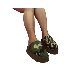 IVORIS Camoflauge Faux Wool Closed Toe Platform Clog
