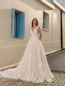 Wedding dress Laura by Soprano Group Size 8