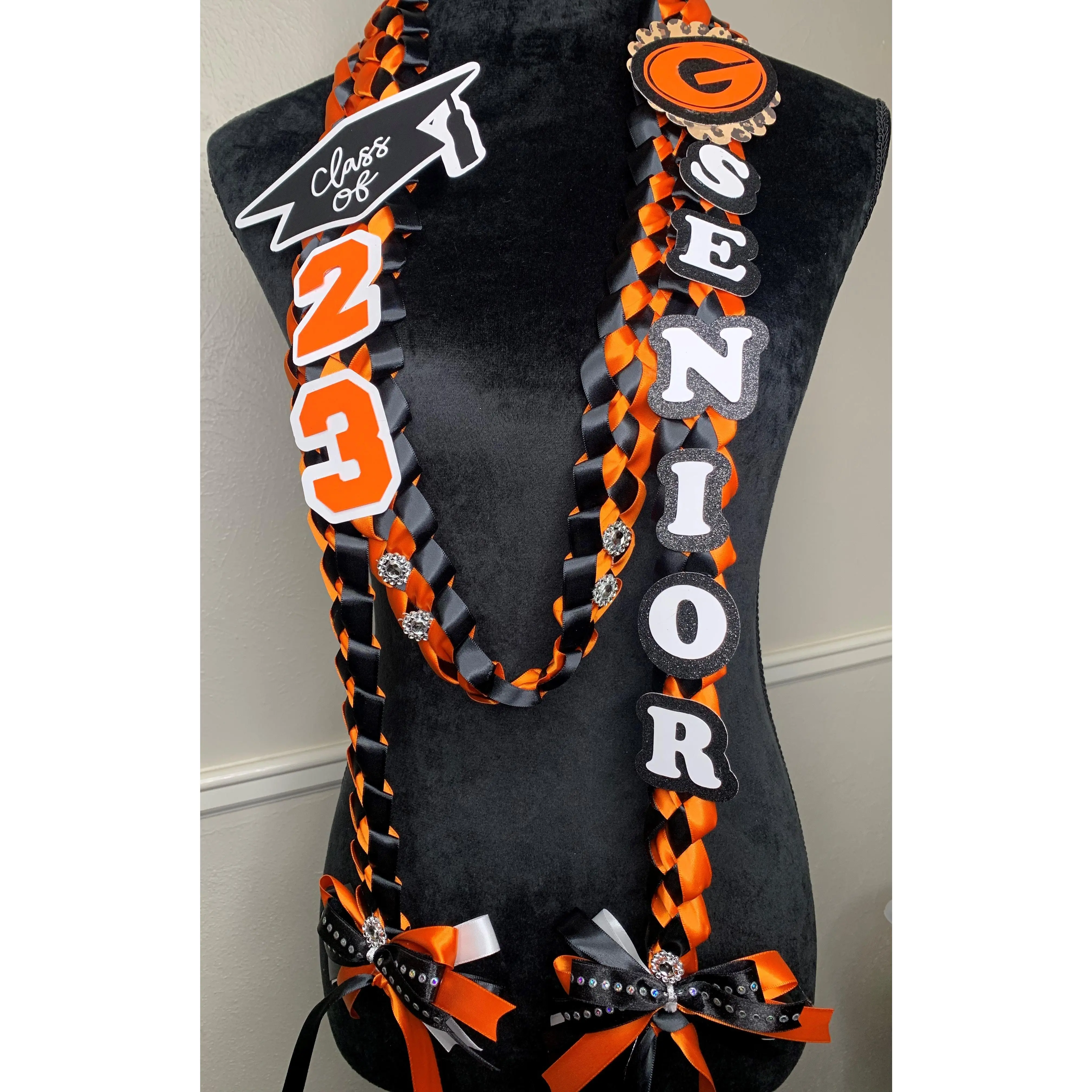 Graduation Deluxe Lei  (2 colors)