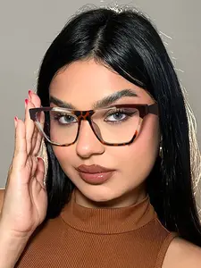 Women's Fashion Cat Eye Glasses Frame, Flat Lens, Tortoiseshell Lightweight Frame, Cool European Style, Suitable for Daily Wear and Styling