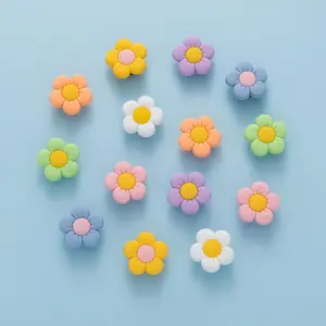 Flower Shoe Charms for Clog Sandals Bracelets Accessories Decoration, Summer Cute Daisy Shoes Charm for Adults Women Birthday Party Favor