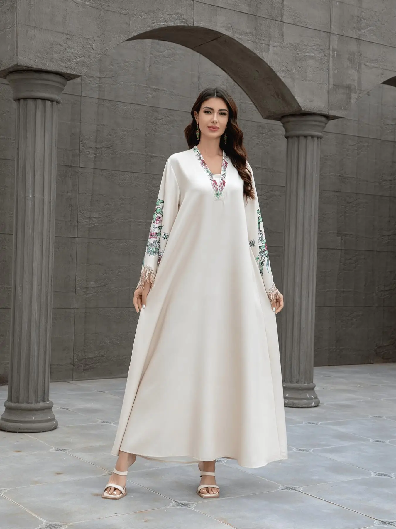 Elegant Women Arabic Jalabiya Dress with V Neck, Embellished with Rhinestones and Floral Embroidery, Long Sleeve Fit for All Seasons, Womenswear