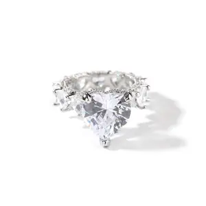 [ICE HUE] Unisex 18K Gold Vacuum Plated Copper Heart Signet Ring with 5A+ Sri Lanka Zircon, Elegant Glittering Ring Inspired by Miami, Italy, Mexico & Micro Styles, Luxury Costume Jewelry for Daily Wear, Gift Idea