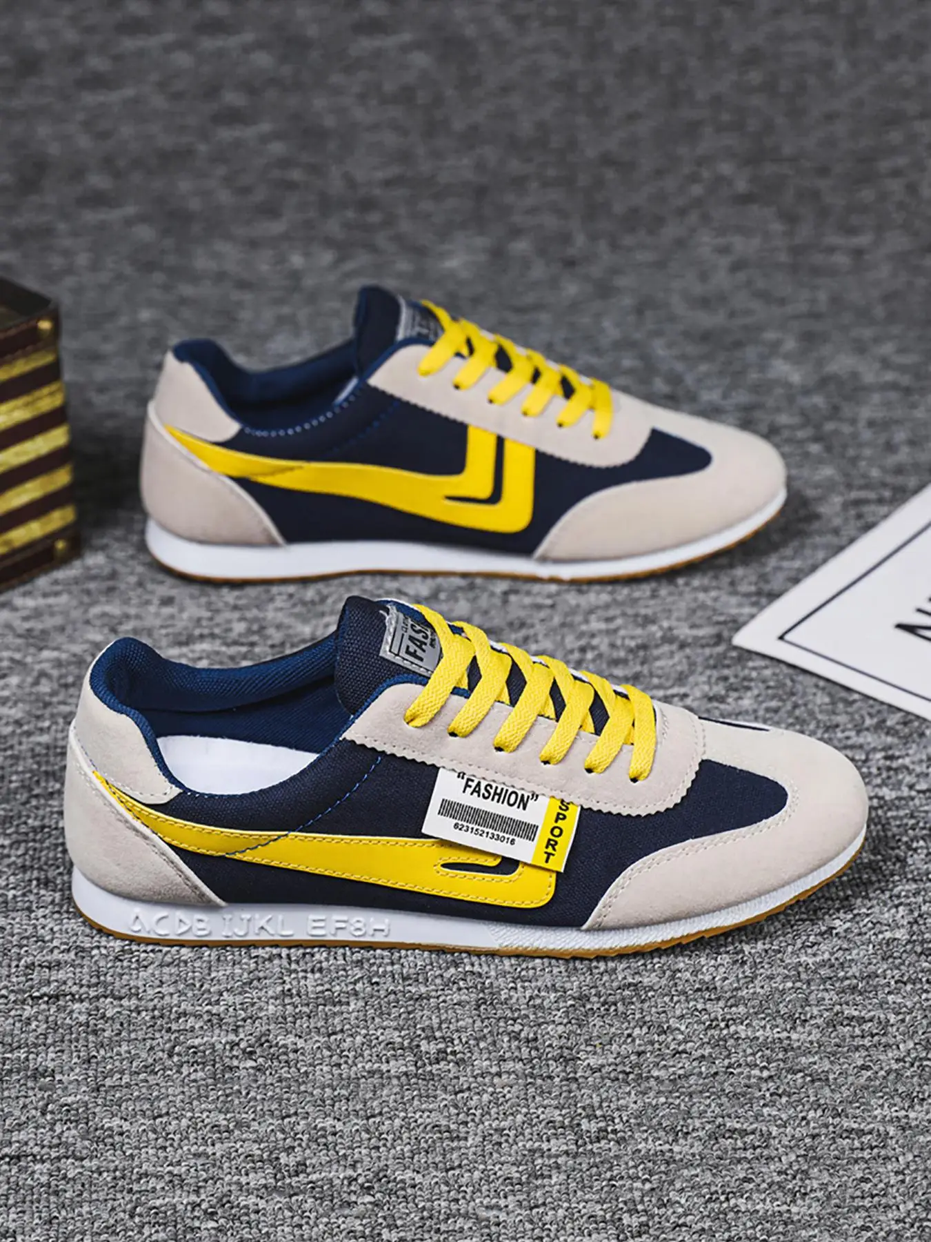 Fashionable Low Top Classic Sneakers for Men, 2024 Casual Versatile Non-slip Running Shoes, Breathable Comfortable Lace Up Student Sports Shoes, Boy W