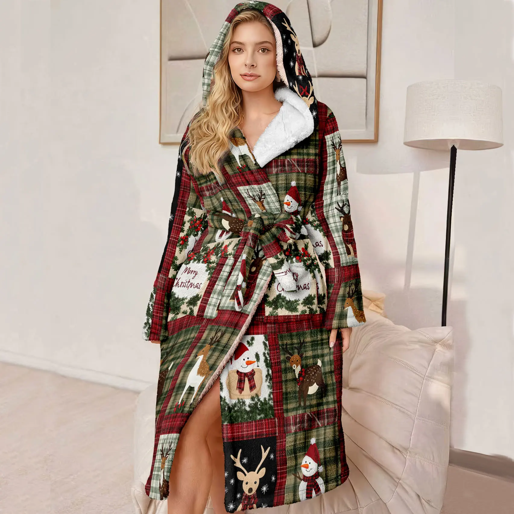 Plus Size Hooded Bathrobe for Women, Soft Plush Robe with Christmas Plaid Pattern, Perfect Gift for Mother and Wife