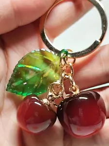 1pc Simulation Cherry Keychain, Pendant Keychain, Translucent Green Leaves And Red Fruit Ornament Keychain, Natural And Realistic, Glossy Design, Can Be Used For Backpacks, Wallets, Gifts For Elders, Mother's Day Gifts