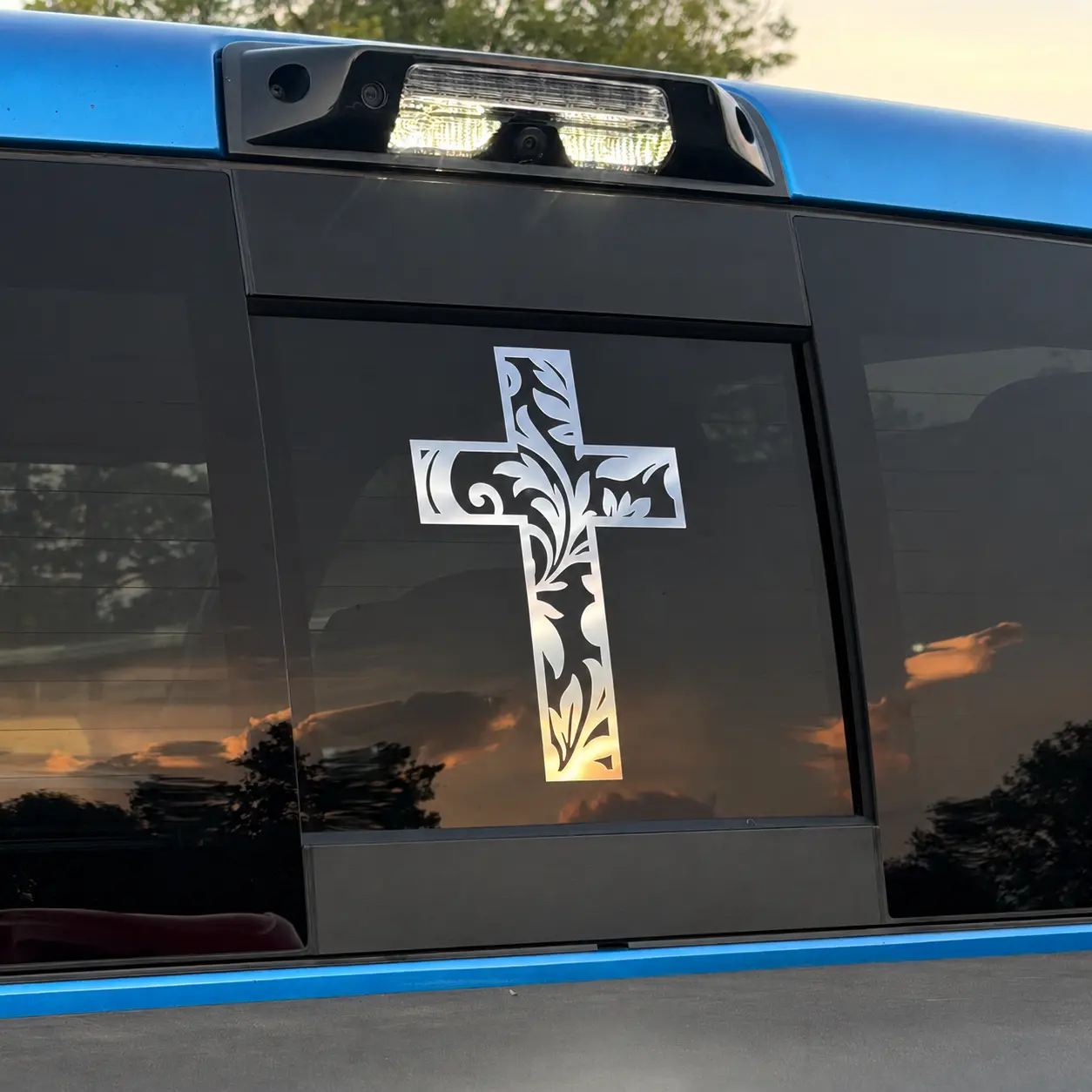 TOOLED PATTERN CROSS SINGLE COLOR WESTERN ENGRAVED VINYL CUT ADHESIVE DECAL CAR TRUCK SUV AUTO AUTOMOTIVE CHRISTIAN BUBBA DESIGN CHROME