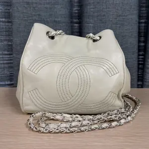 Pre-owned CHANEL As Shown Shoulder Bags CC Stitch Drawstring Bag 66701