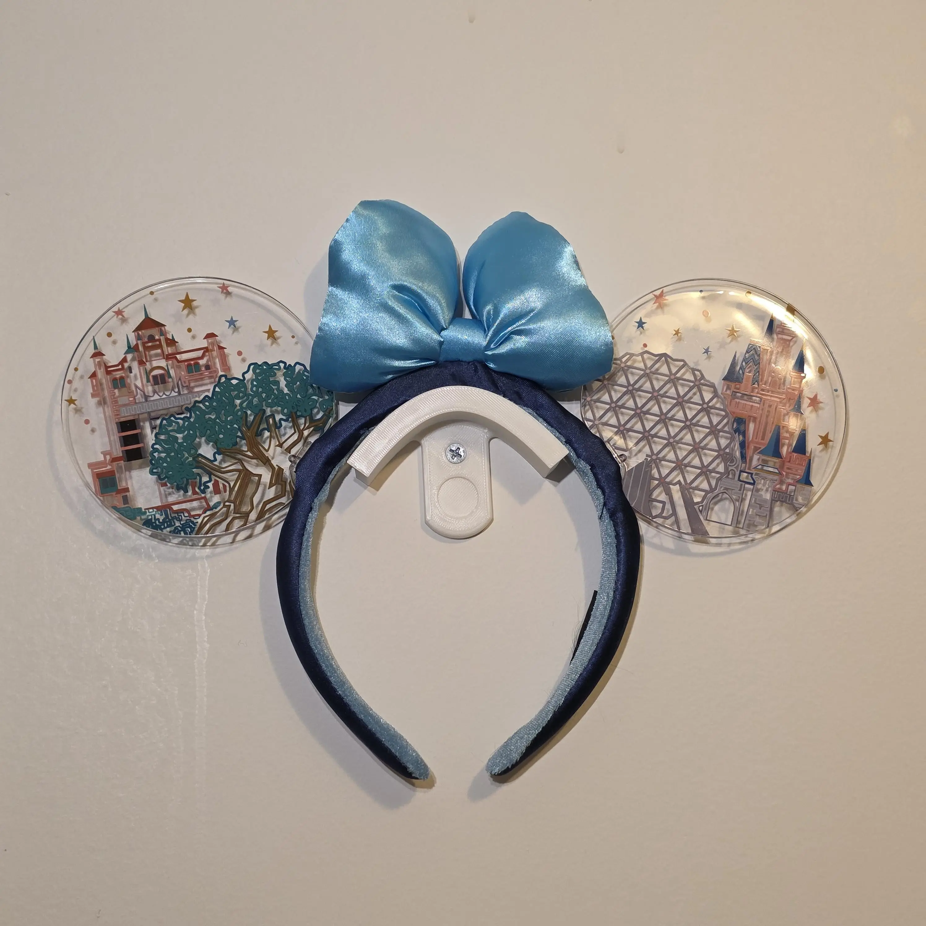 Bag and Ear Wall Mount - Decorative Hanger